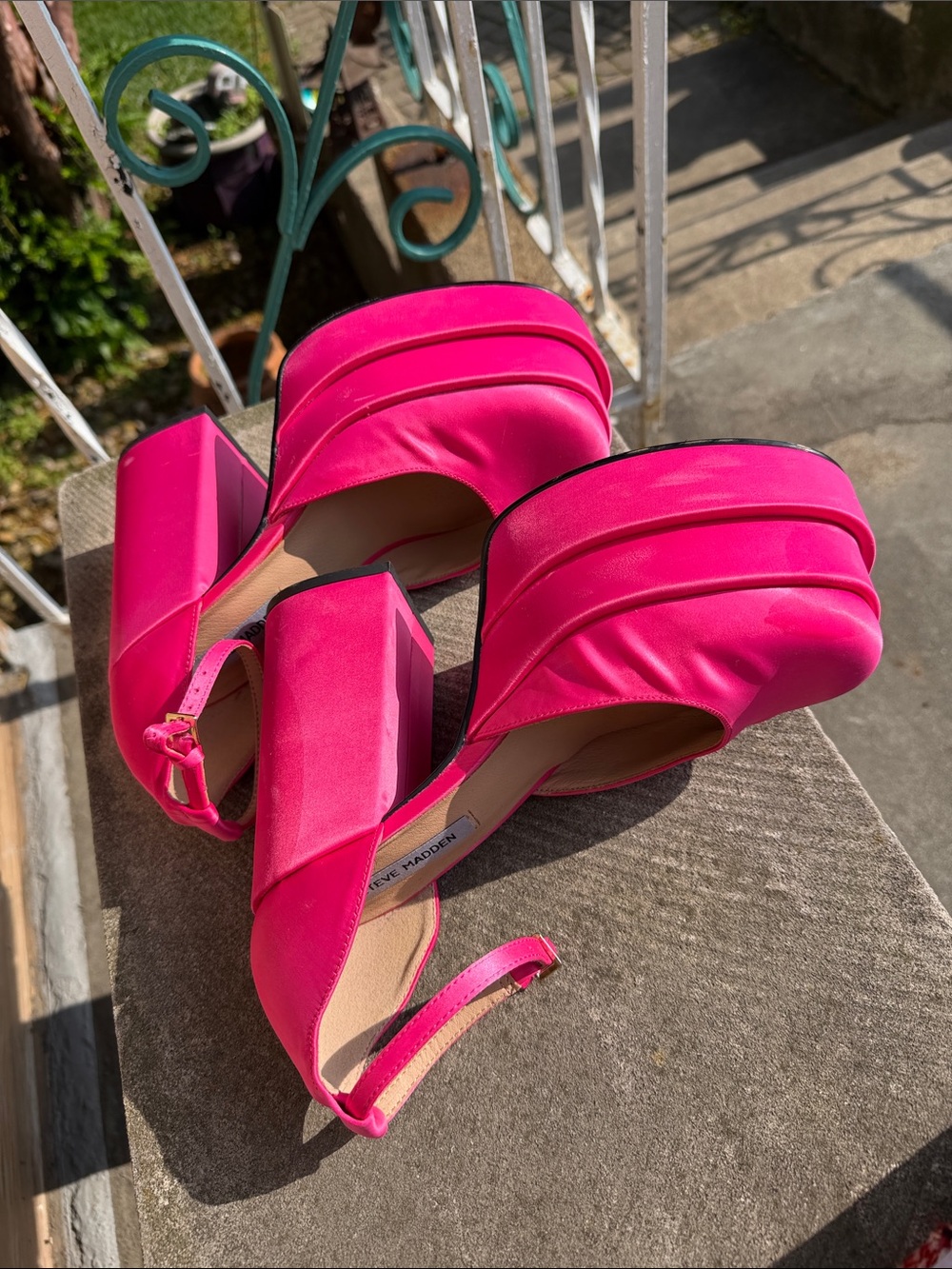 #steve Madden Hot Pink Pumps